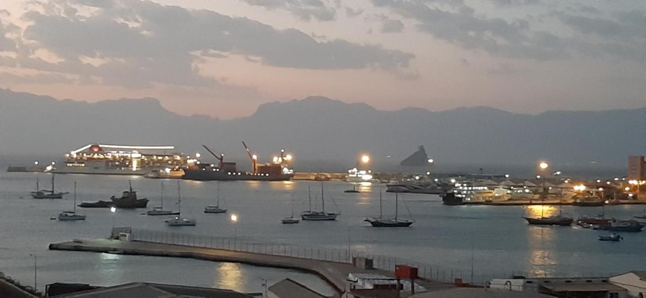 Apartamento Augusta Amwilla Guesthouse منديلو المظهر الخارجي الصورة