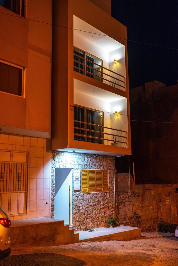 Apartamento Augusta Amwilla Guesthouse منديلو المظهر الخارجي الصورة